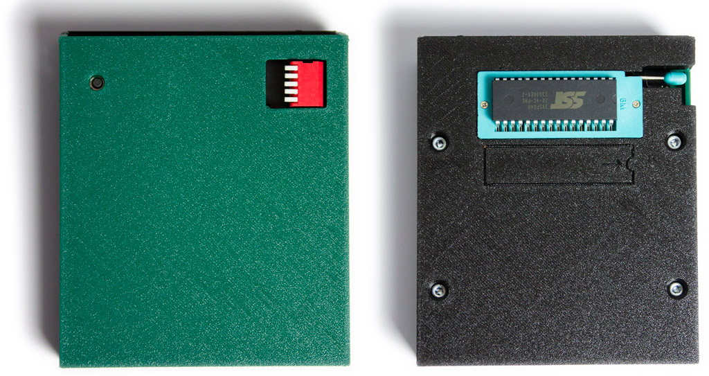 Picture of the P2000T ZIF cartridge. The light blue socket on the right side of the
picture is the so-called ZIF socket.